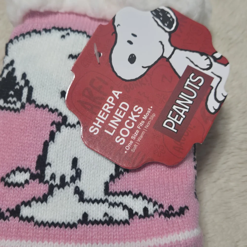 Snoopy Sherpa Lined Socks - One Size Fits Most Non-Slip Snoopy Lounge Socks NEW